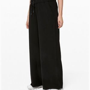 Lululemon On the fly woven wide leg black pants
